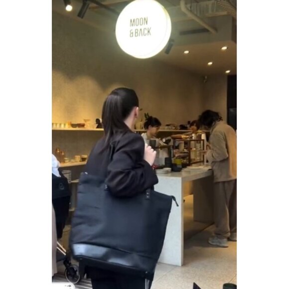 Arch Luxe Nappy Bag Bundle - Black Backpack - Picture 15 of 16